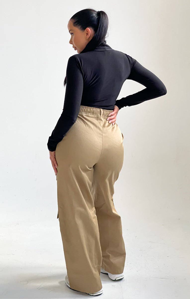 Cargobroek met dubbele zakken in Crème en knoopsluiting - Laya