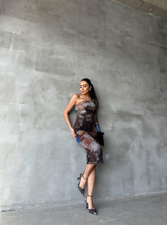 One-shoulder dress