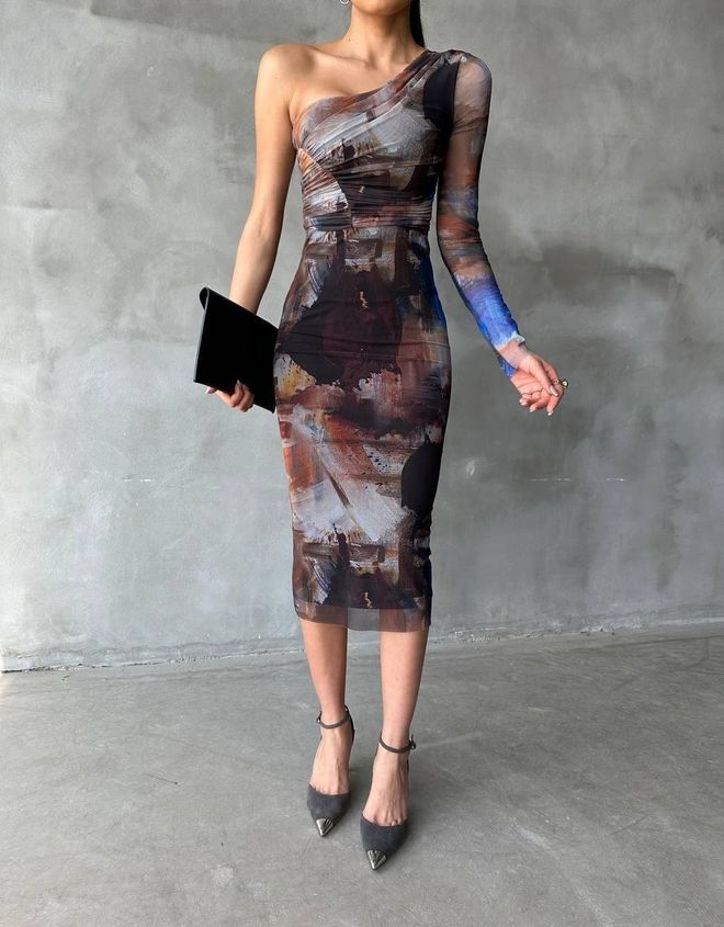 One-shoulder dress